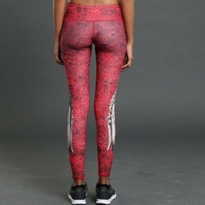 Noli XS red Buddha yoga pants